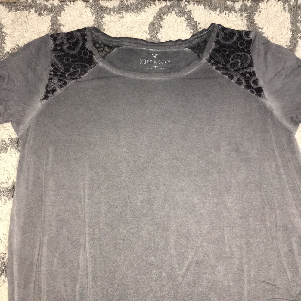 American Eagle tee shirt